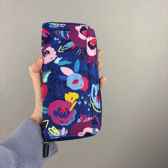 Travelon RFID Blocking Single Zip Wallet - Mod Floral - Picture 4 of 7